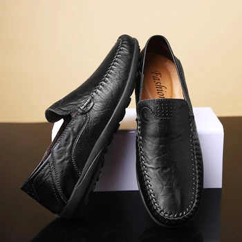 Мъжки ежедневни обувки луксозна марка 2020 г., кожени мъжки лоферы, мокасини, дишащи черни обувки за шофиране без шнур, по-големи размери 37-46