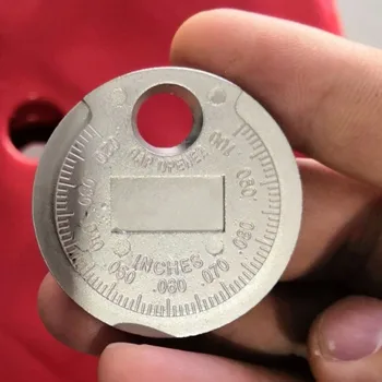 1бр Инструмент за измерване хлабината между свещи за запалване Монетен тип 0,6-2,4 мм Обхват на Измерване Разликата между свещи за Запалване Инструменти Водачът на Ъглова Линия
