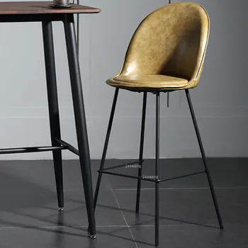 Скандинавски бар стол от ковано желязо с Модерна кожена облегалка Бар столове Модерен минималистичен дом Кухня с Трапезария и Бар стол КН