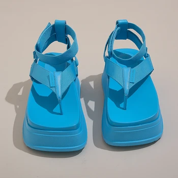Дамски сандали на платформа с клипсой на чорап Летни спортни обувки на равна подметка Новост 2022 г. Ежедневни чехли на танкетке Дебели обувки за ходене плажни женски пързалки