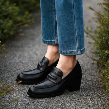 Дамски обувки на дебелите квадратен ток 7 см, женски обувки-лодка от конска кожа във френски стил ретро стил, Лоферы с кръгло бомбе, пролетно-есенни обувки-лодка без закопчалка