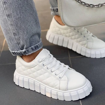 Нова мода дамски обувки голям размер на равна подметка, Бели дамски маратонки дантела, Удобни Zapatos Zapatos De Mujer 2023